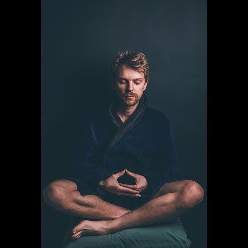 🌿 Discover Inner Peace with Hang Dimas’s Meditation Class! 🌿
